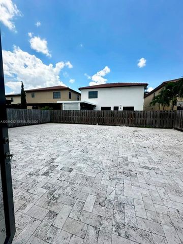 9825 NW 86th Ter, Doral, FL 33178