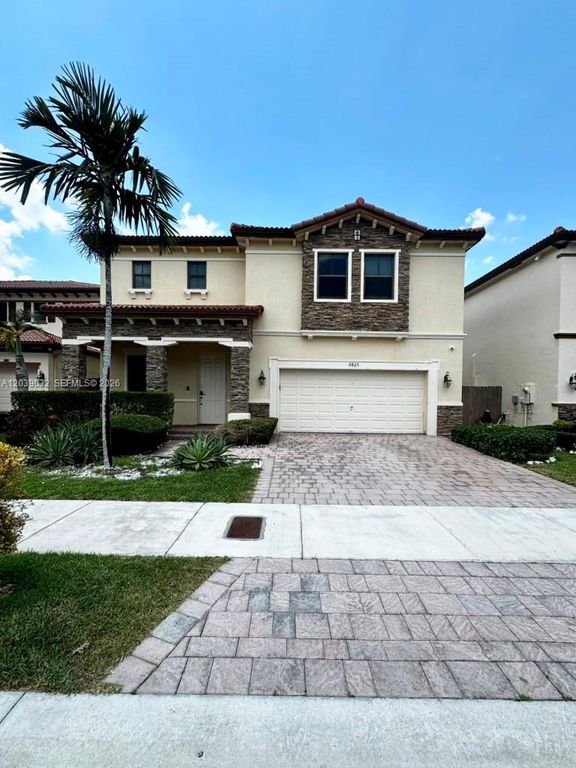 9825 NW 86th Ter, Doral, FL 33178
