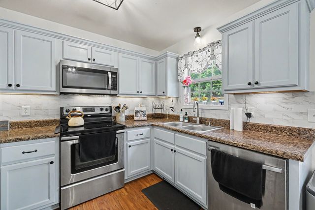 236 Preakness Cir, Pleasant View, TN 37146