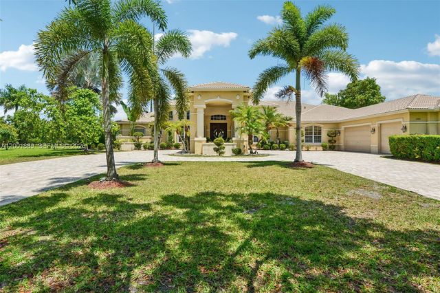 13457 Majestic Way, Cooper City, FL 33330