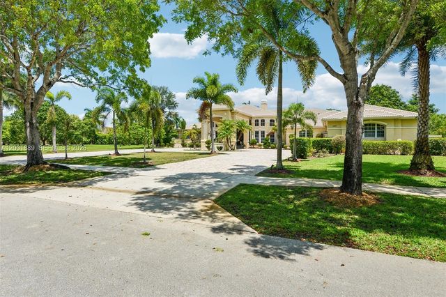 13457 Majestic Way, Cooper City, FL 33330