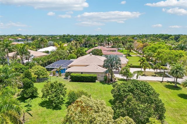13457 Majestic Way, Cooper City, FL 33330