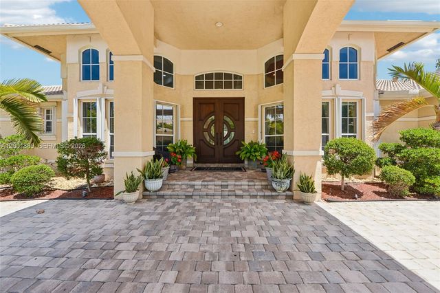 13457 Majestic Way, Cooper City, FL 33330