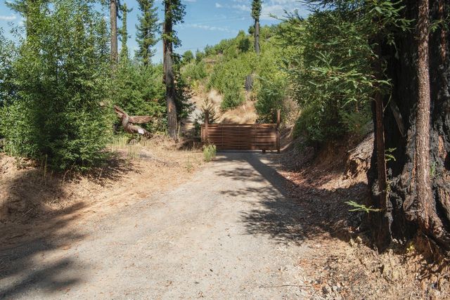 9451 Mill Creek Rd, Healdsburg, CA 95448