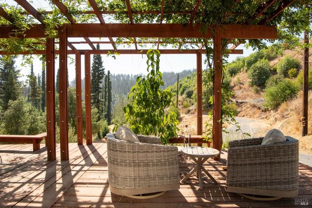 9451 Mill Creek Rd, Healdsburg, CA 95448