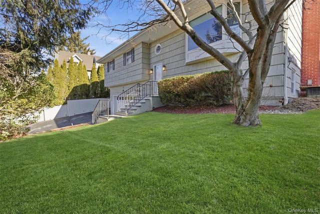 20 N Washington Avenue, White Plains, NY 10603