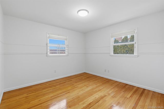 20 N Washington Avenue, White Plains, NY 10603