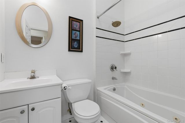 20 N Washington Avenue, White Plains, NY 10603