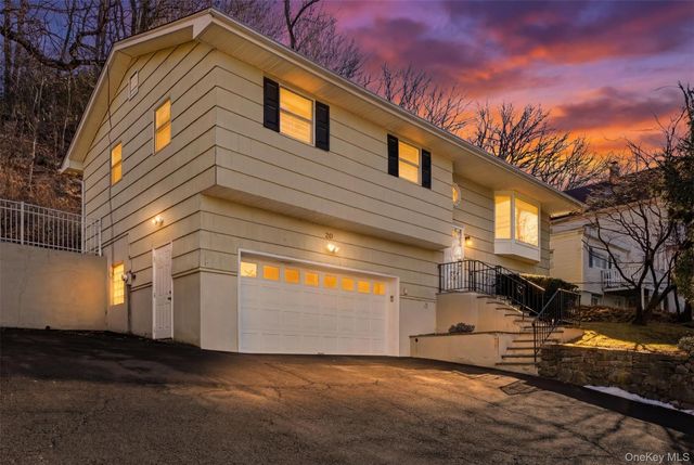 20 N Washington Avenue, White Plains, NY 10603