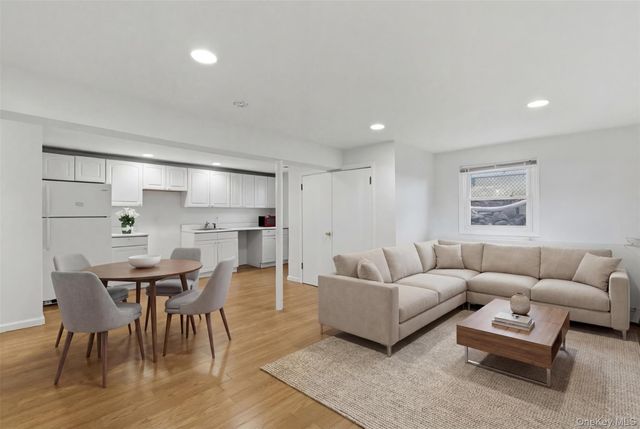 20 N Washington Avenue, White Plains, NY 10603