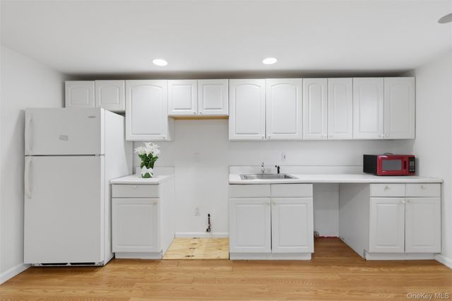 20 N Washington Avenue, White Plains, NY 10603