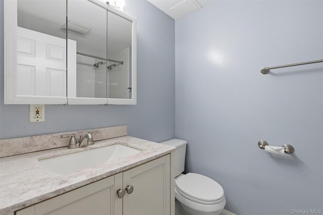 20 N Washington Avenue, White Plains, NY 10603