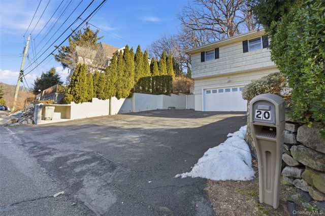 20 N Washington Avenue, White Plains, NY 10603