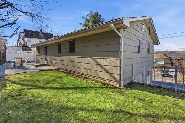 20 N Washington Avenue, White Plains, NY 10603