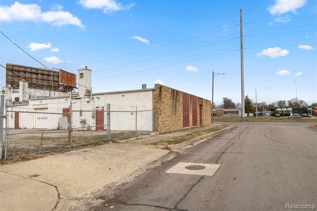 17521 W 8 Mile Road, Detroit, MI 48235