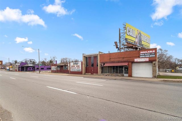 17521 W 8 Mile Road, Detroit, MI 48235