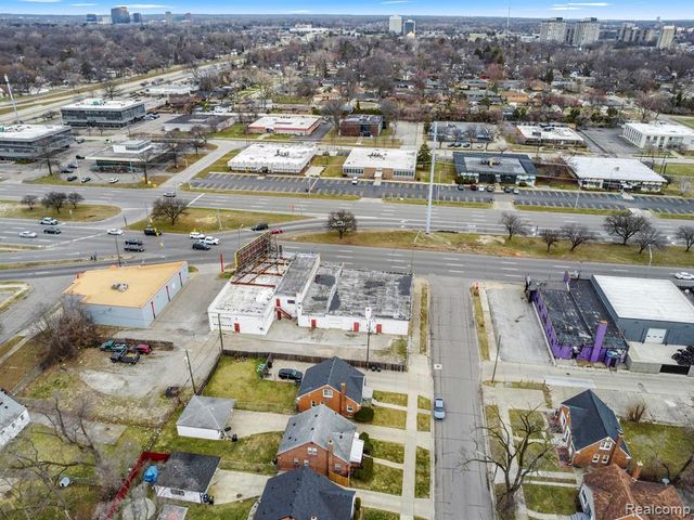 17521 W 8 Mile Road, Detroit, MI 48235