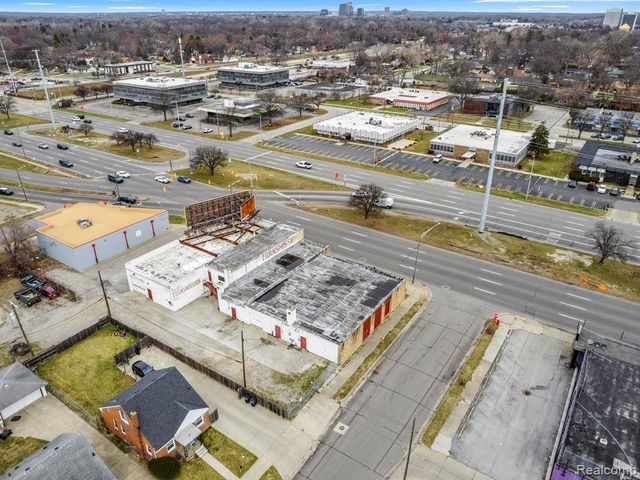 17521 W 8 Mile Road, Detroit, MI 48235