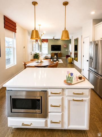 11564 S DORIAN DR, South Jordan, UT 84009