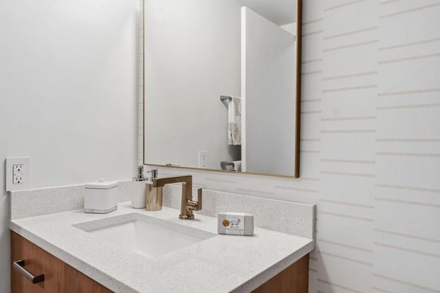 401 1st Street S 912, Minneapolis, MN 55401