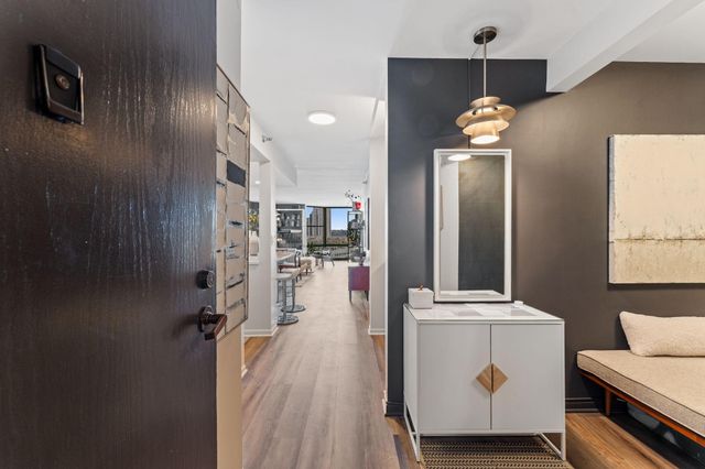 401 1st Street S 912, Minneapolis, MN 55401