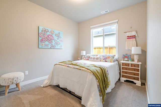 2828 NW Essex Av, Albany, OR 97321