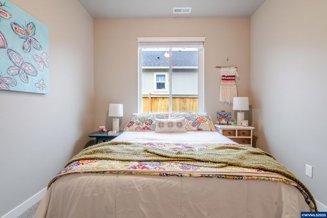 2828 NW Essex Av, Albany, OR 97321