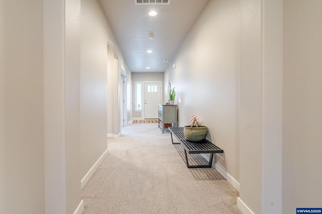 2828 NW Essex Av, Albany, OR 97321