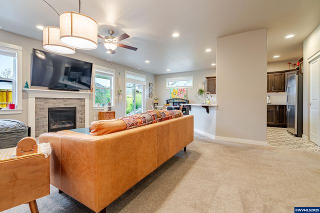 2828 NW Essex Av, Albany, OR 97321