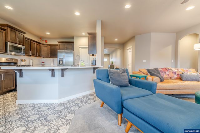 2828 NW Essex Av, Albany, OR 97321