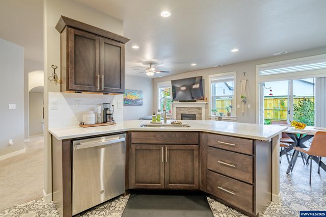 2828 NW Essex Av, Albany, OR 97321