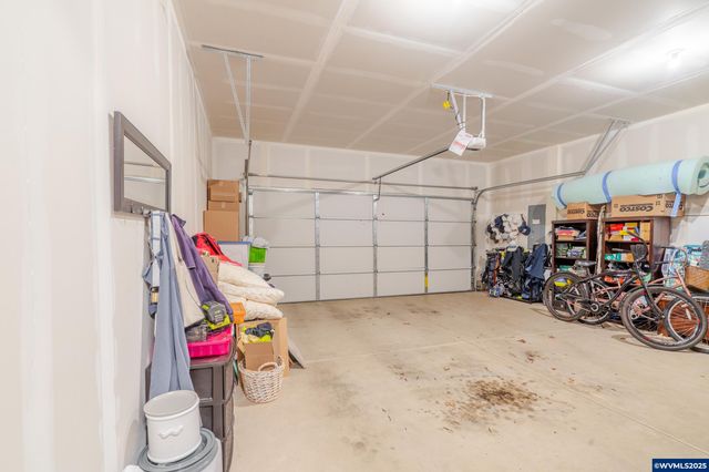 2828 NW Essex Av, Albany, OR 97321