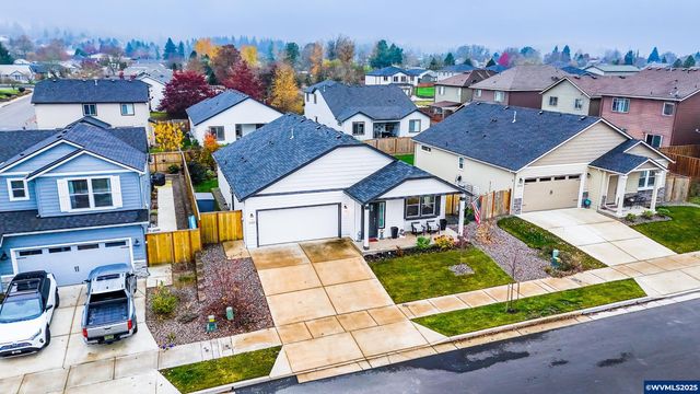 2828 NW Essex Av, Albany, OR 97321