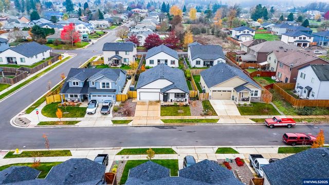 2828 NW Essex Av, Albany, OR 97321