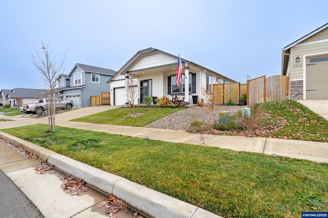 2828 NW Essex Av, Albany, OR 97321