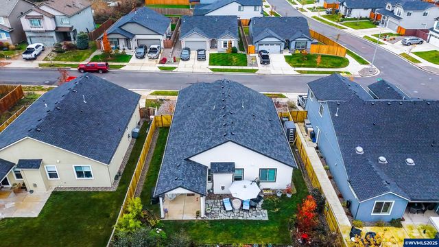 2828 NW Essex Av, Albany, OR 97321