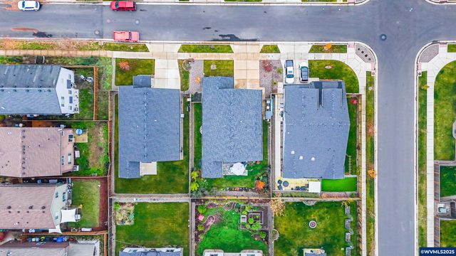 2828 NW Essex Av, Albany, OR 97321