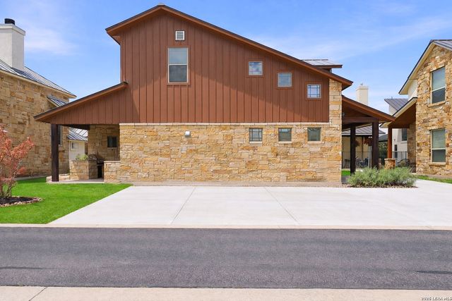 1694 Gruene Vineyard Crossing, New Braunfels, TX 78130