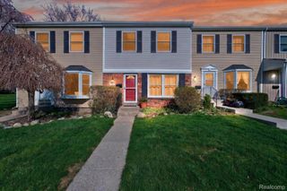 1121 Marquette Court, Rochester Hills, MI 48307