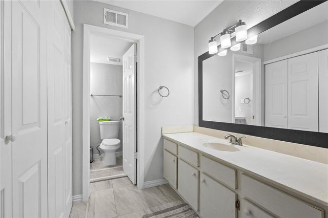 11917 Bob White Drive 14-885, Houston, TX 77035