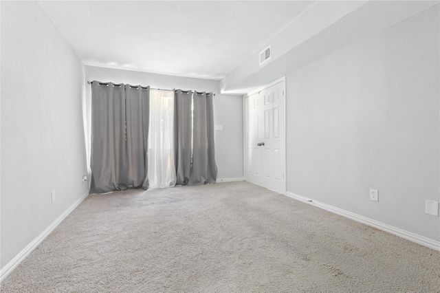 11917 Bob White Drive 14-885, Houston, TX 77035