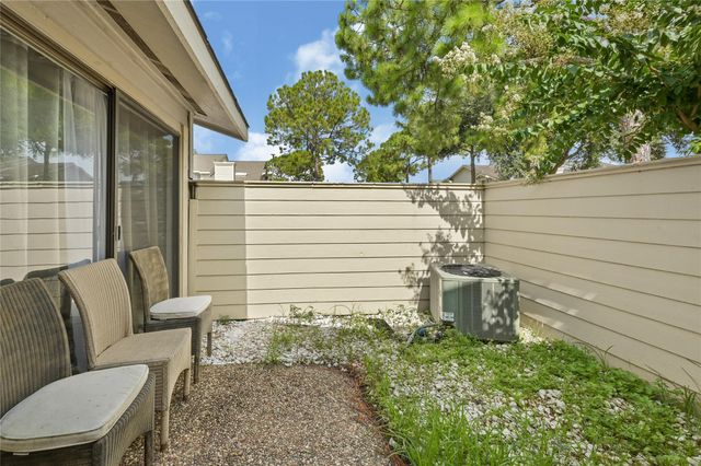 11917 Bob White Drive 14-885, Houston, TX 77035
