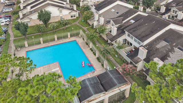 11917 Bob White Drive 14-885, Houston, TX 77035