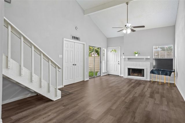 11917 Bob White Drive 14-885, Houston, TX 77035