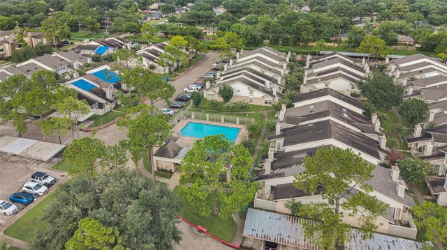 11917 Bob White Drive 14-885, Houston, TX 77035