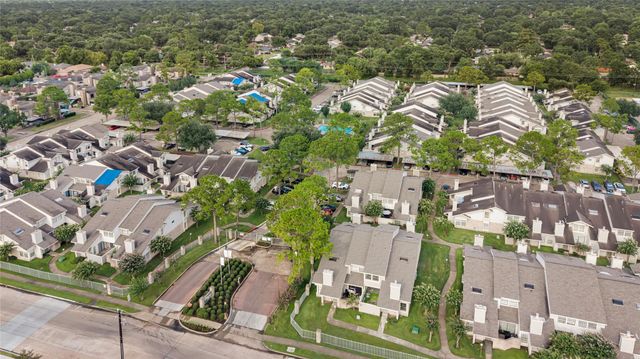 11917 Bob White Drive 14-885, Houston, TX 77035