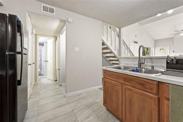 11917 Bob White Drive 14-885, Houston, TX 77035
