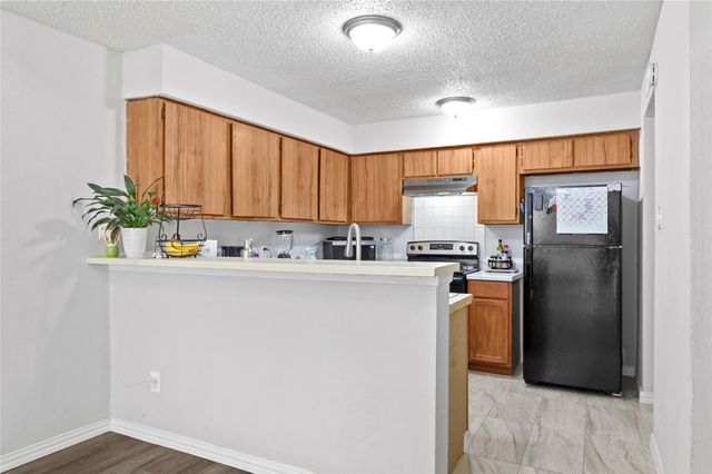 11917 Bob White Drive 14-885, Houston, TX 77035