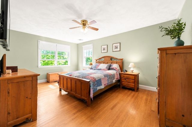 323 Oakhill Ave, Attleboro, MA 02703