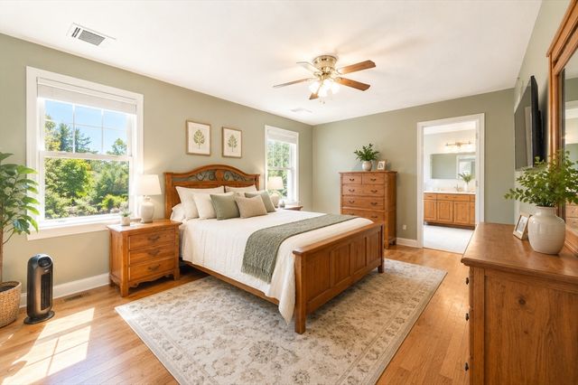 323 Oakhill Ave, Attleboro, MA 02703